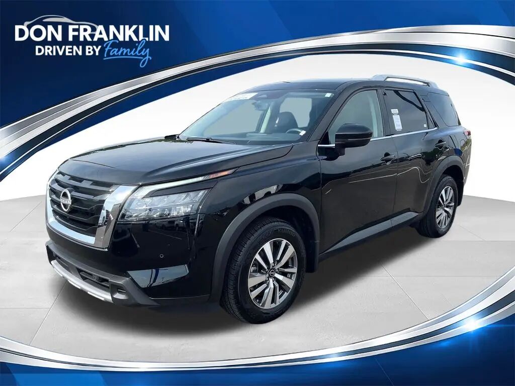 2025 Nissan Pathfinder SL — photo 1 of 28
