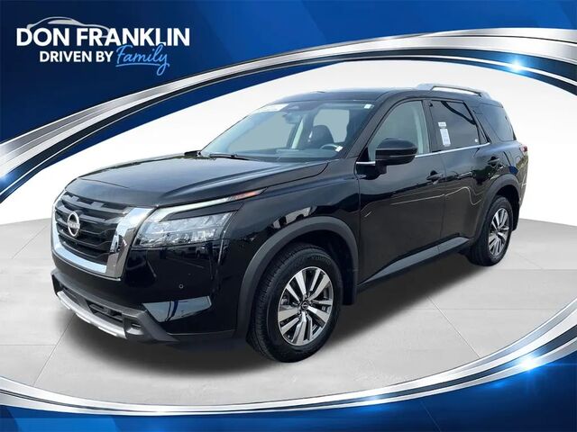 2025 Nissan Pathfinder SL