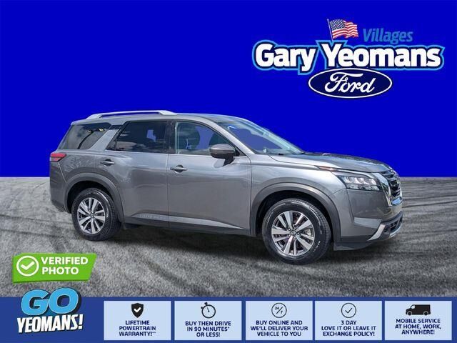 2025 Nissan Pathfinder SL