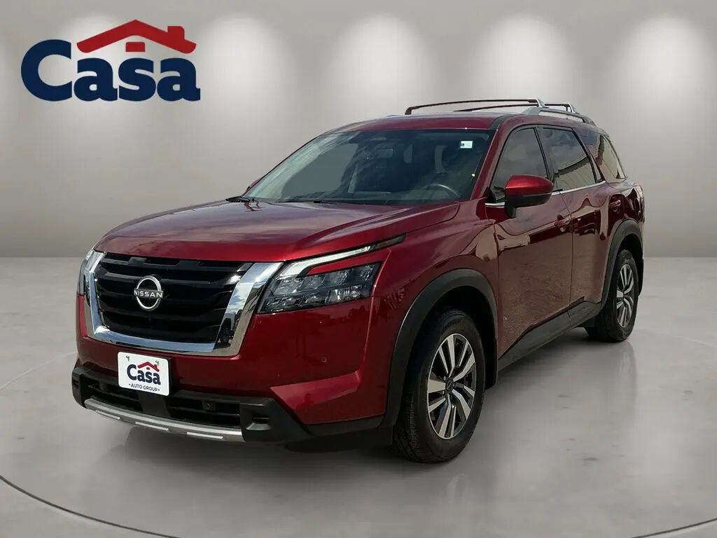 2025 Nissan Pathfinder SL — photo 1 of 12