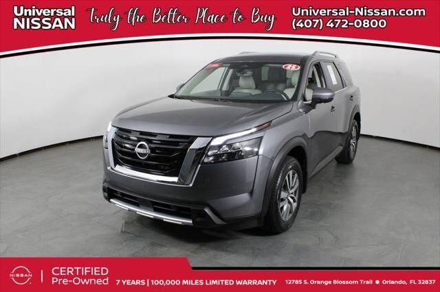 2025 Nissan Pathfinder SL