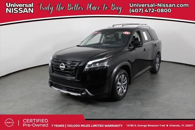 2023 Nissan Pathfinder SL — photo 1 of 10