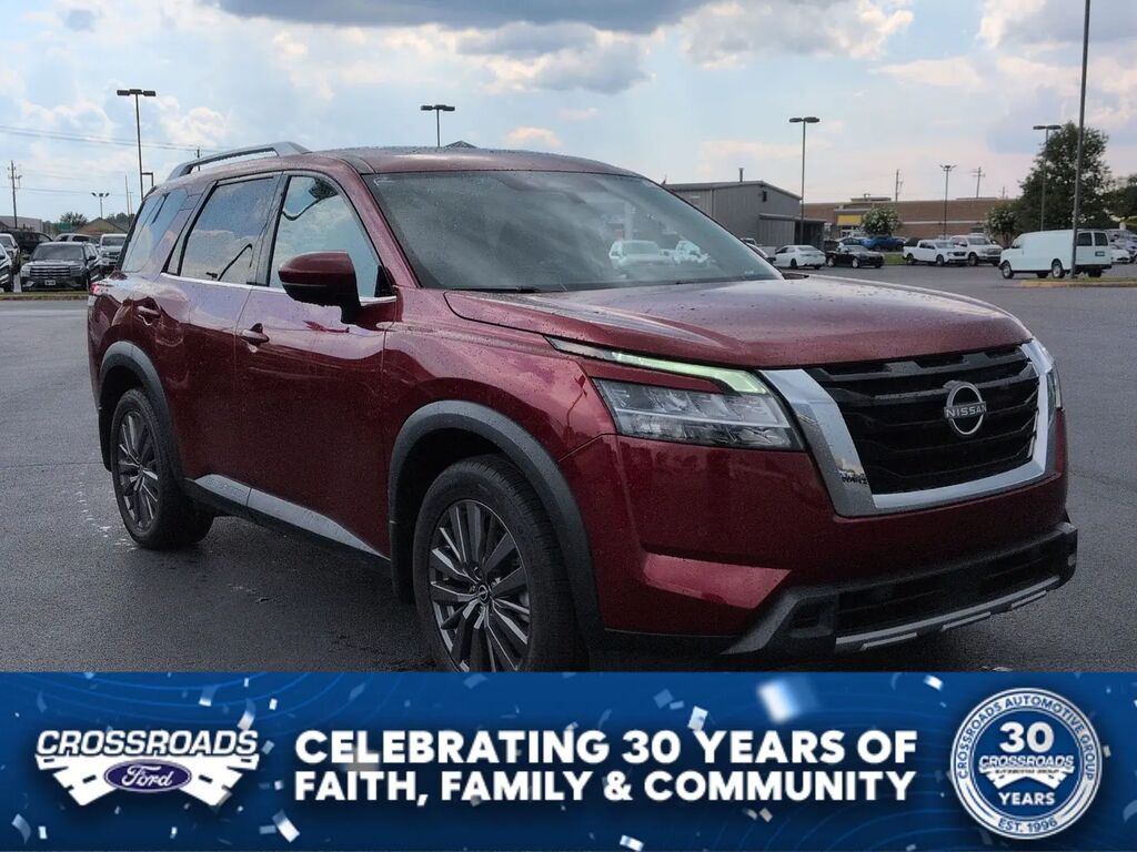 2024 Nissan Pathfinder SL — photo 1 of 14