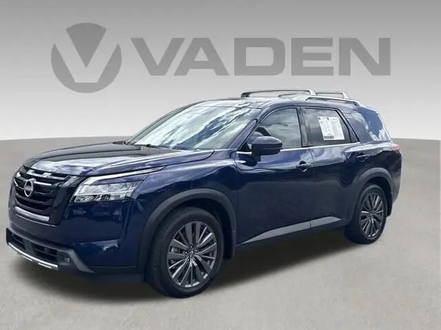 2022 Nissan Pathfinder SL — photo 1 of 13