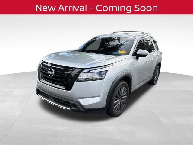 2024 Nissan Pathfinder SL — photo 1 of 4