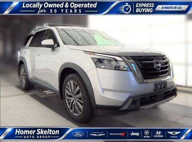 2023 Nissan Pathfinder SL — photo 1 of 7