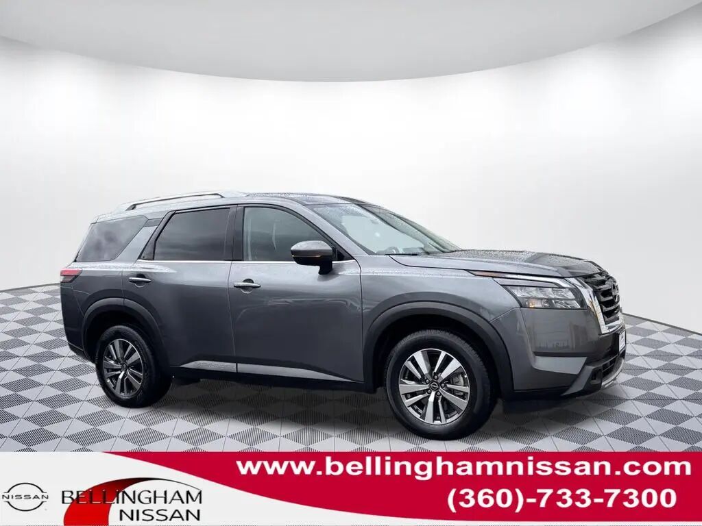 2025 Nissan Pathfinder SL — photo 1 of 13