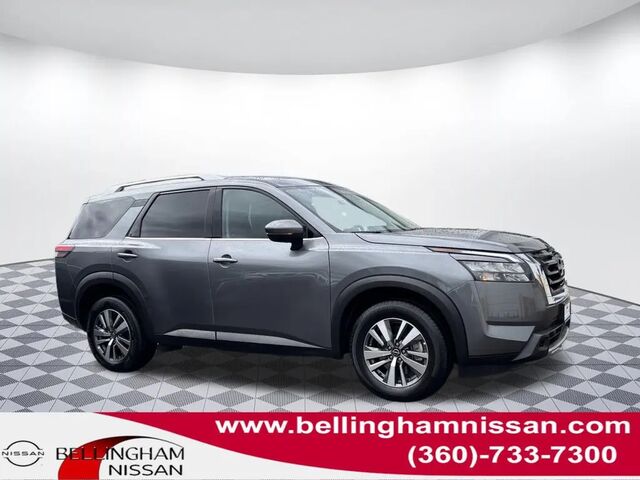 2025 Nissan Pathfinder SL