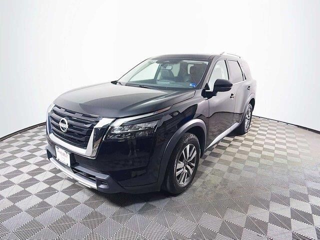 2025 Nissan Pathfinder SL — photo 1 of 24
