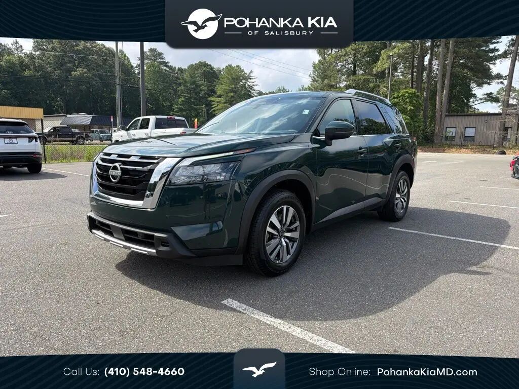 2025 Nissan Pathfinder SL — photo 1 of 13