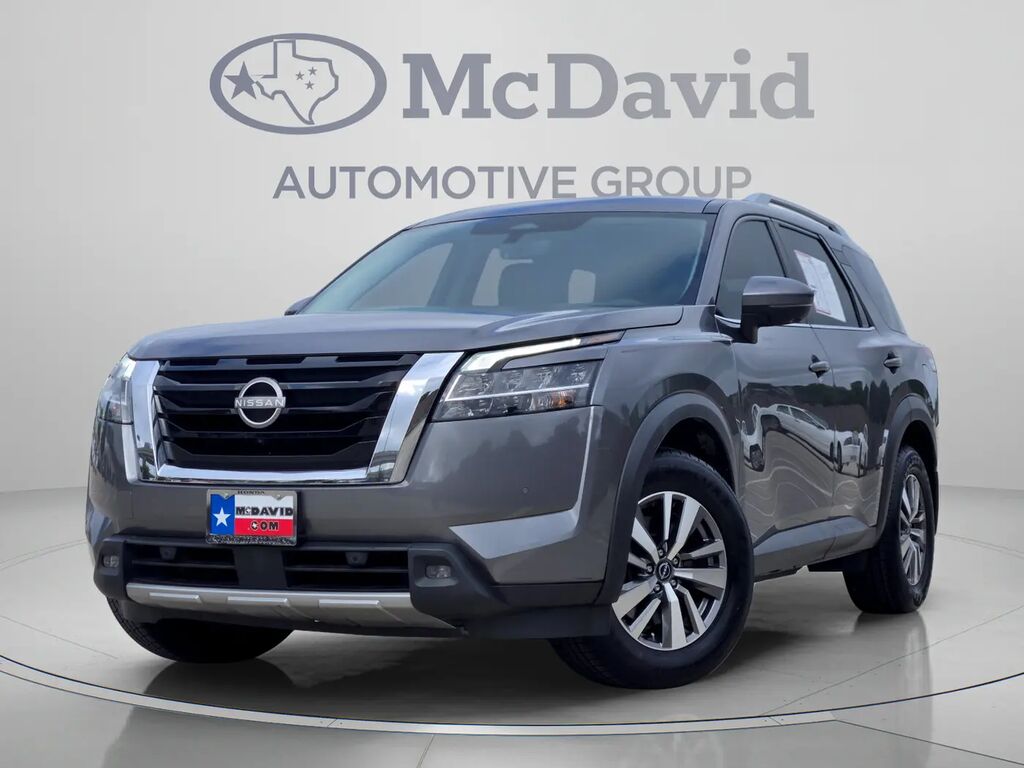 2023 Nissan Pathfinder SL — photo 1 of 24