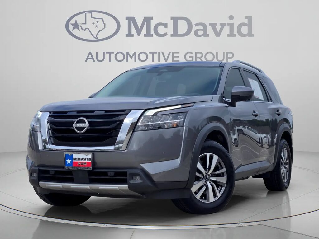 2023 Nissan Pathfinder SL — photo 1 of 13