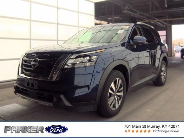 2025 Nissan Pathfinder SL — photo 1 of 2