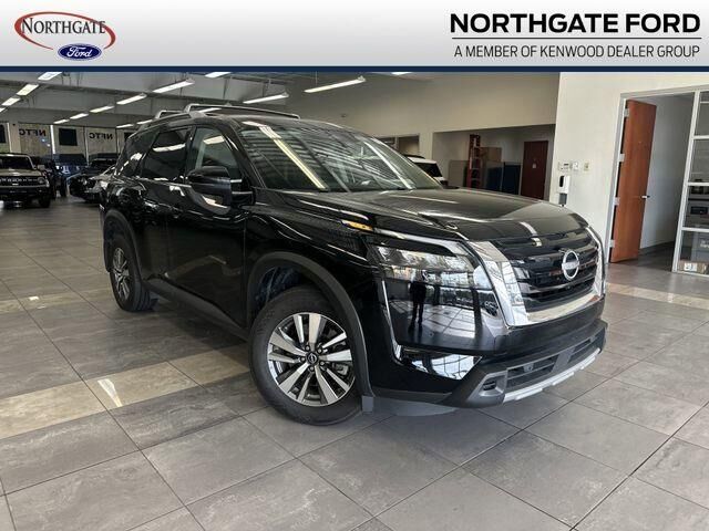 2025 Nissan Pathfinder SL — photo 1 of 26