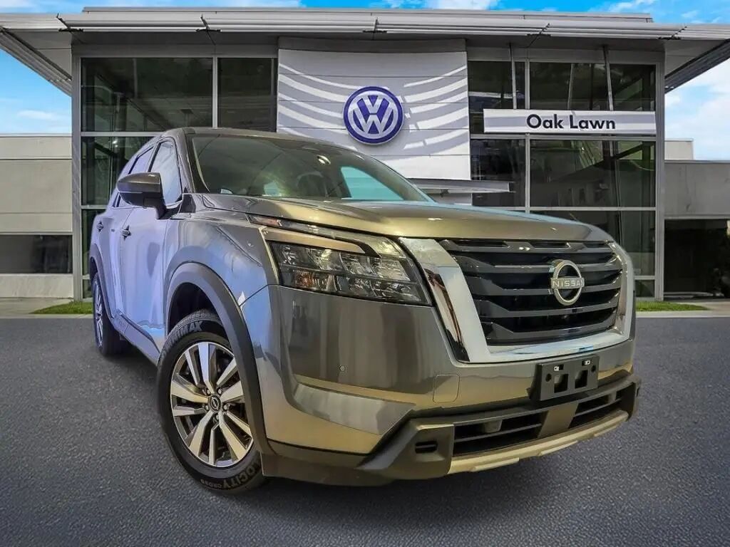 2025 Nissan Pathfinder SL — photo 1 of 13