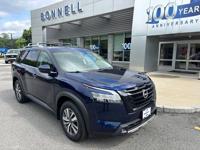 2022 Nissan Pathfinder SL