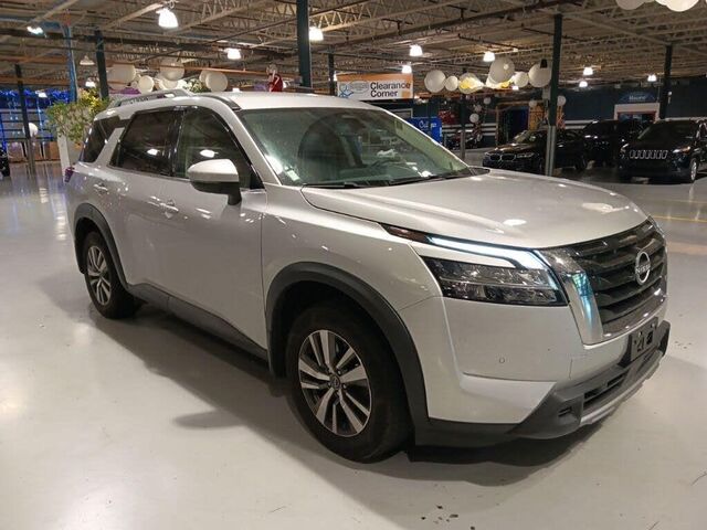 2024 Nissan Pathfinder SL