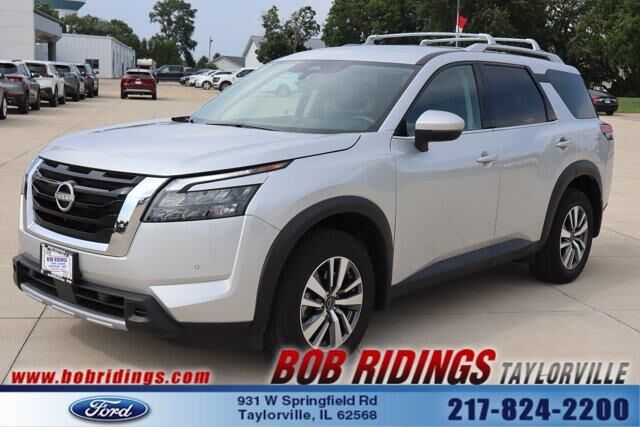 2025 Nissan Pathfinder SL