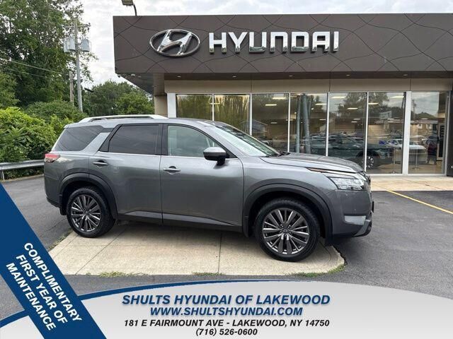 2023 Nissan Pathfinder SL