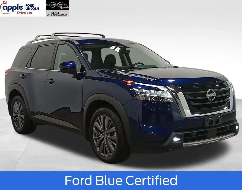 2024 Nissan Pathfinder SL — photo 1 of 13