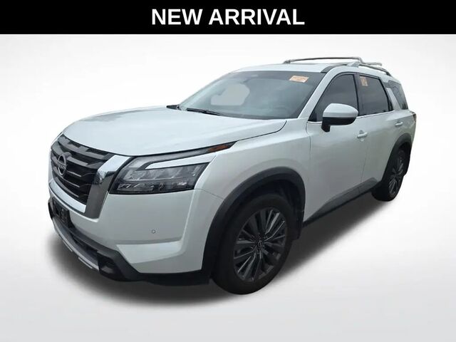2025 Nissan Pathfinder SL