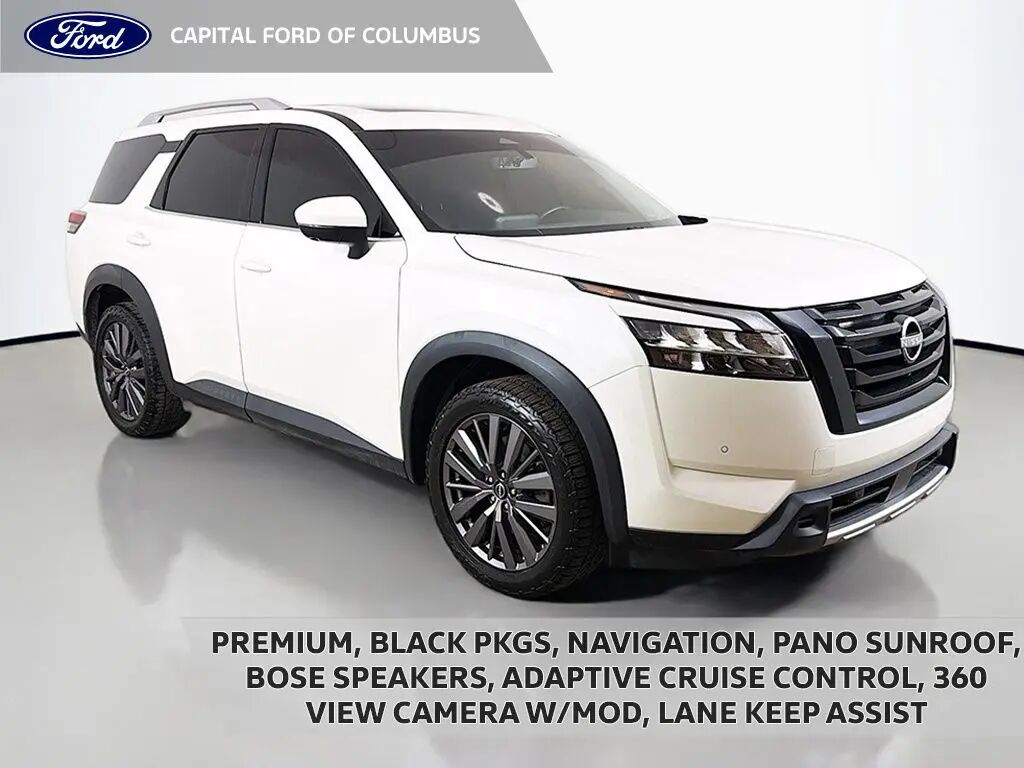 2023 Nissan Pathfinder SL — photo 1 of 11