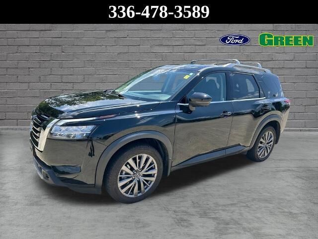 2024 Nissan Pathfinder SL