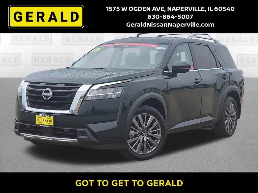 2024 Nissan Pathfinder SL — photo 1 of 16