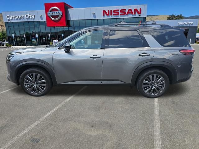 2022 Nissan Pathfinder SL — photo 1 of 6