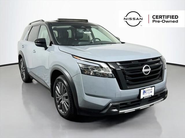 2024 Nissan Pathfinder SL — photo 1 of 13