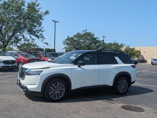 2023 Nissan Pathfinder SL