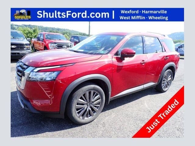 2023 Nissan Pathfinder SL — photo 1 of 49