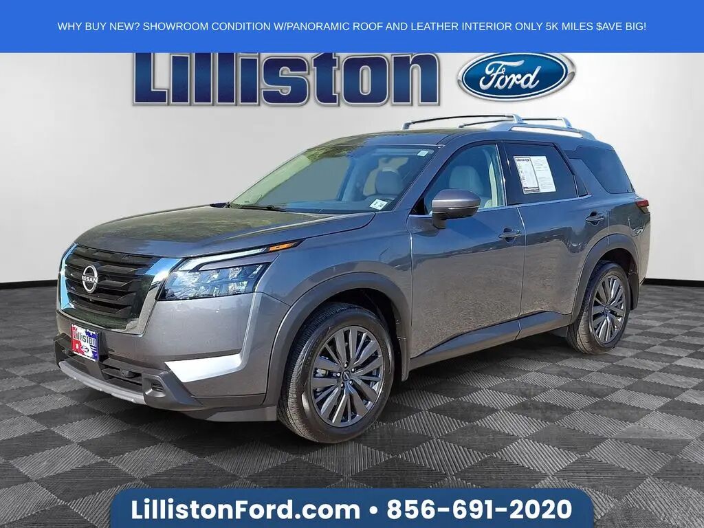2025 Nissan Pathfinder SL — photo 1 of 13