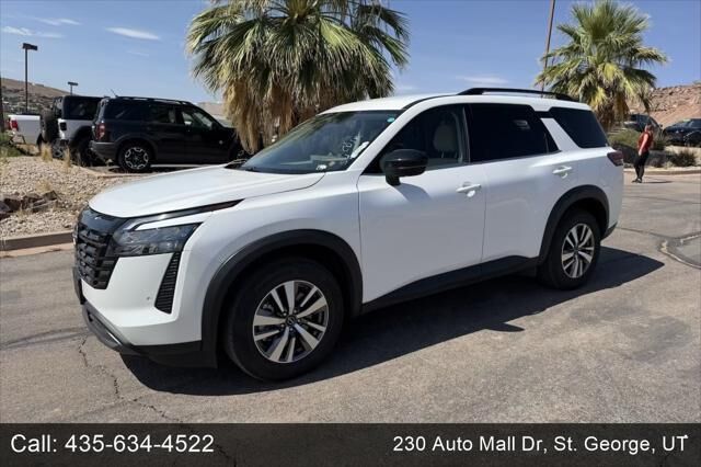 2026 Nissan Pathfinder SL — photo 1 of 10