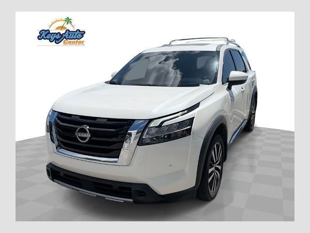 2024 Nissan Pathfinder Platinum — photo 1 of 14
