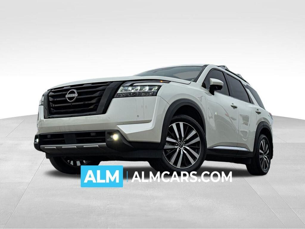 2024 Nissan Pathfinder Platinum — photo 1 of 13