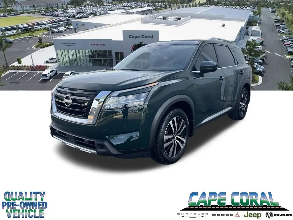 2024 Nissan Pathfinder Platinum — photo 1 of 13