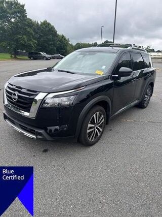 2025 Nissan Pathfinder Platinum — photo 1 of 39