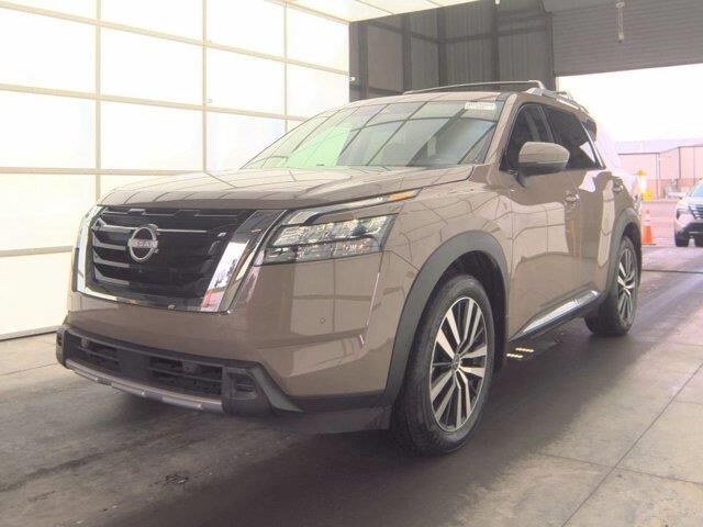 2025 Nissan Pathfinder Platinum — photo 1 of 54
