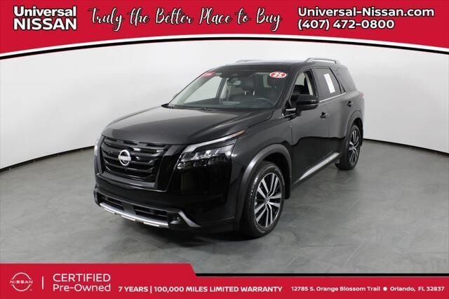 2025 Nissan Pathfinder Platinum