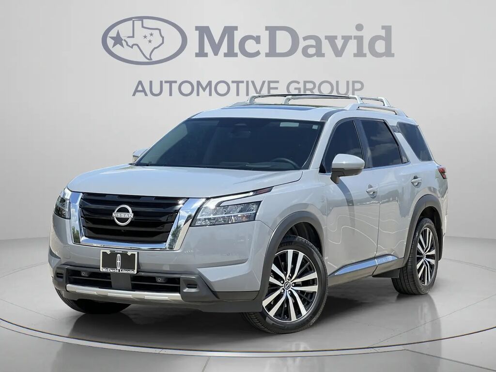 2024 Nissan Pathfinder Platinum — photo 1 of 12
