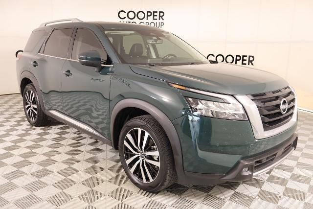 2023 Nissan Pathfinder Platinum — photo 1 of 13