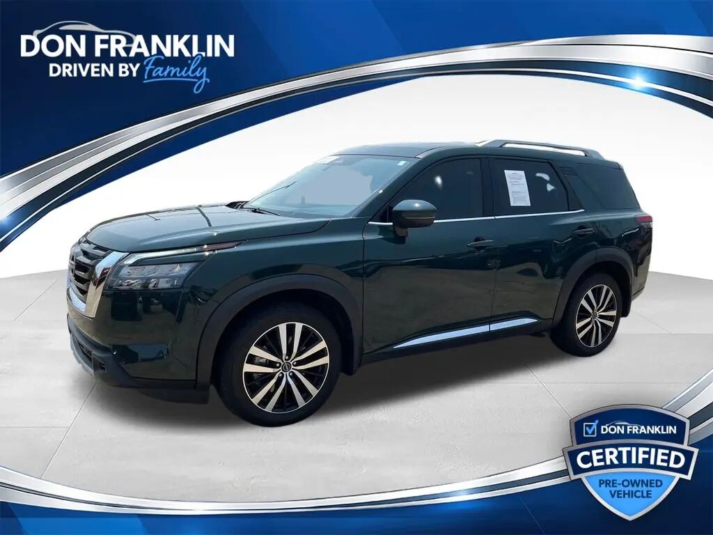 2025 Nissan Pathfinder Platinum — photo 1 of 13