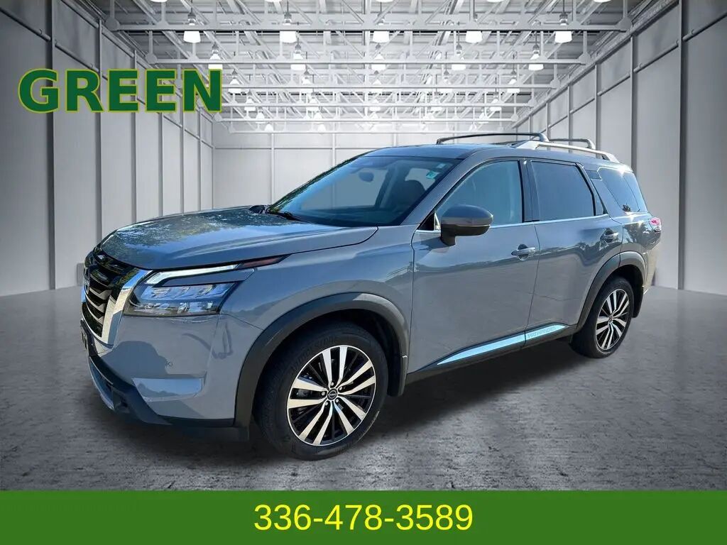 2025 Nissan Pathfinder Platinum — photo 1 of 37