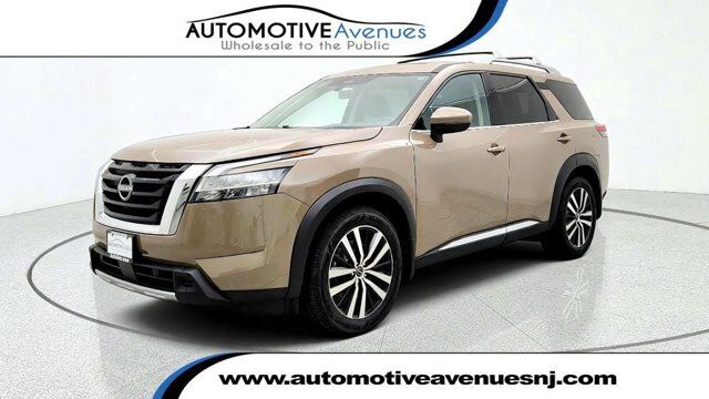 2023 Nissan Pathfinder Platinum