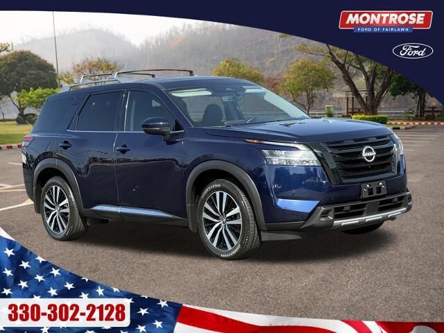 2023 Nissan Pathfinder Platinum — photo 1 of 13