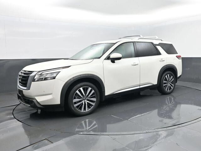 2022 Nissan Pathfinder Platinum