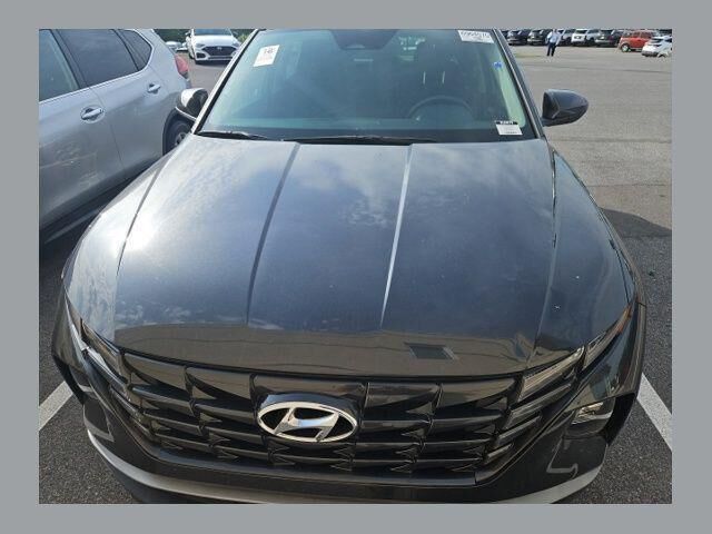 2022 Hyundai TUCSON SE