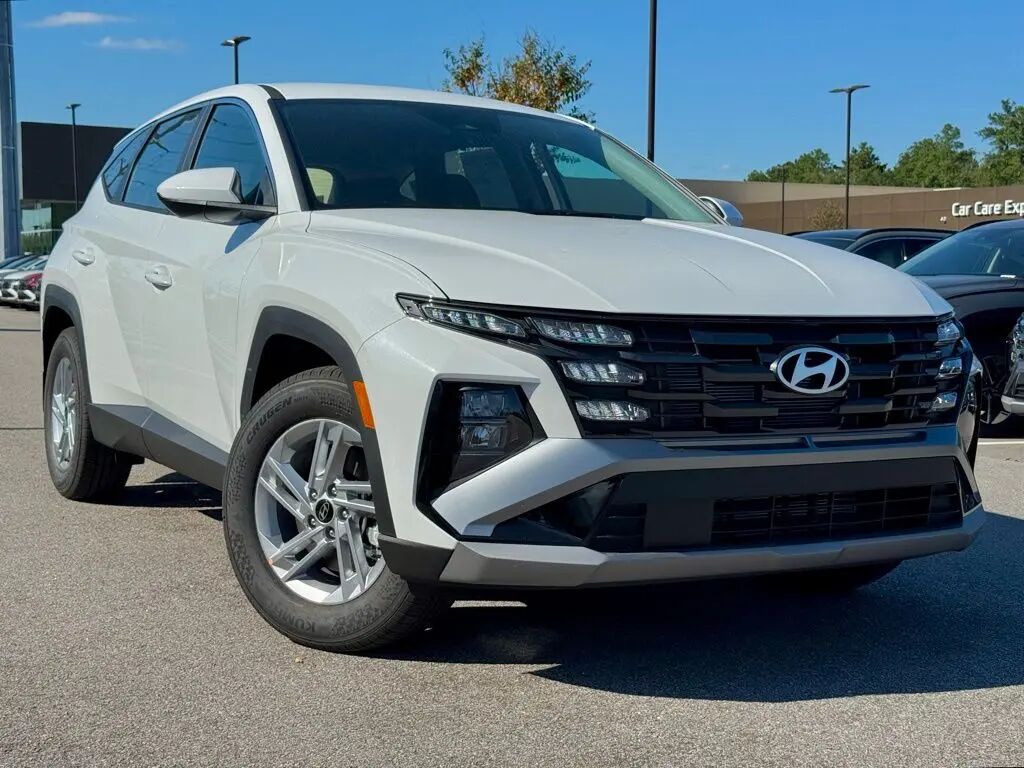 2026 Hyundai TUCSON SE — photo 1 of 13