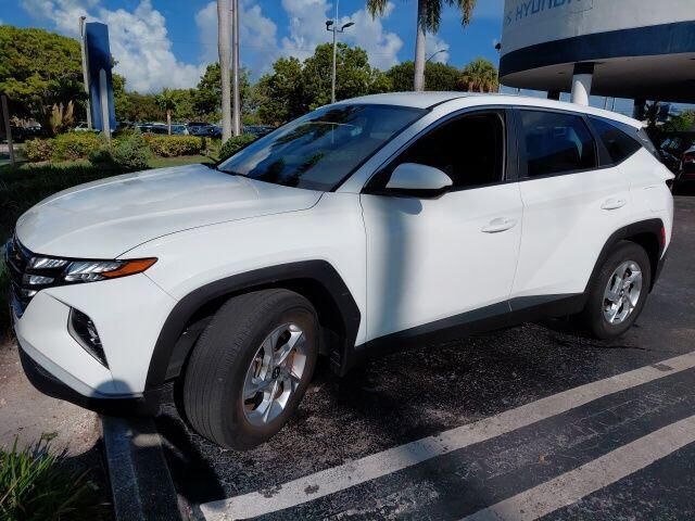 2024 Hyundai TUCSON SE — photo 1 of 6